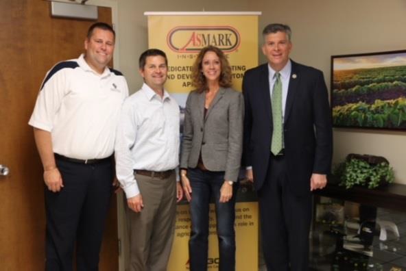 Congressman Darin LaHood visits the Applicator Training Center Congressman Darin LaHood visits the Applicator Training Center